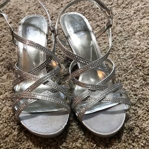 I Miller Silver Heels sz 6